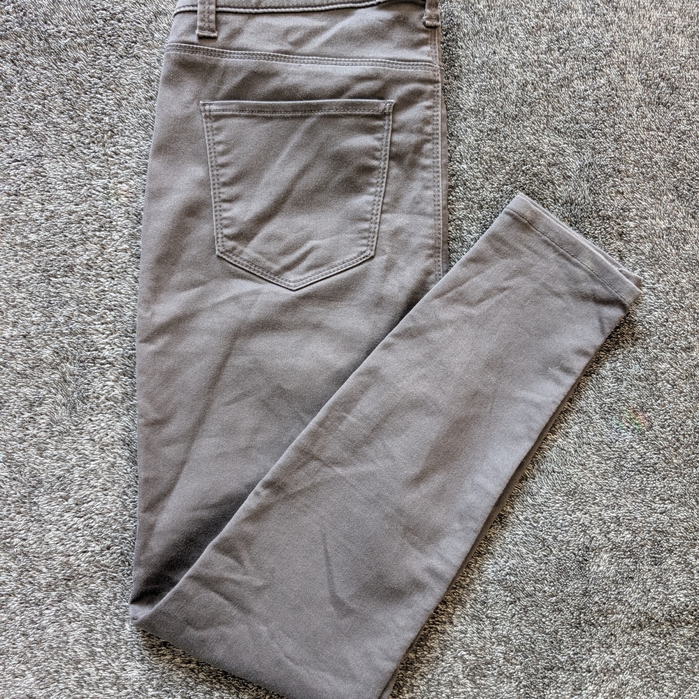Straight-Leg Women's Pants in Gray